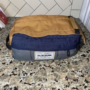COPY - Dakine Toiletry Bag
